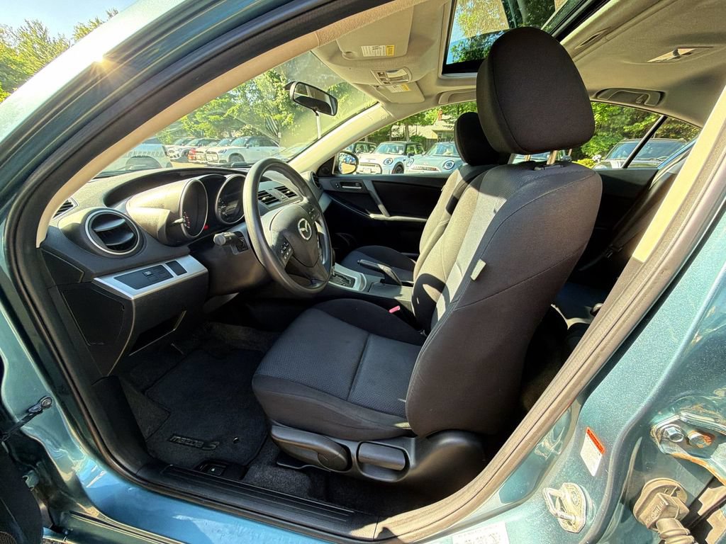 Used 2011 MAZDA MAZDA3 i Touring FWD image 10