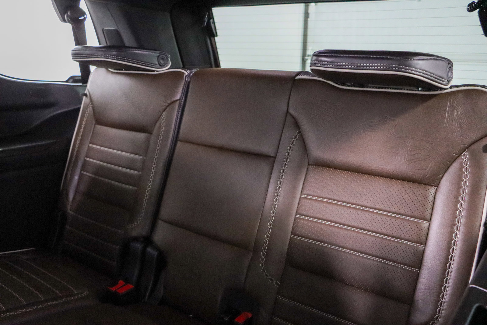 Used 2025 GMC Yukon Denali Ultimate AWD/4WD image 32