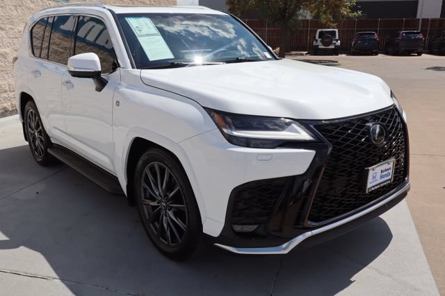 Used 2025 Lexus LX 600 F Sport w/ Accessory Package (2T) AWD/4WD image 3