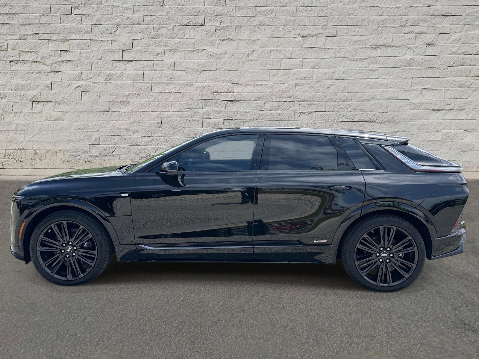 New 2026 Cadillac Lyriq V image 2