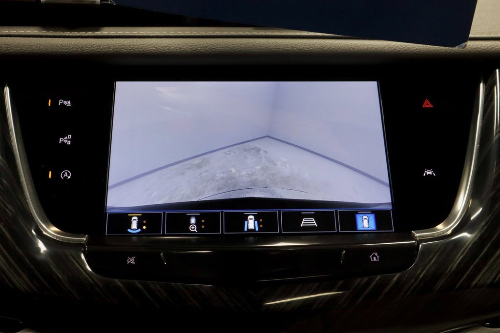 Used 2023 Cadillac XT6 Premium Luxury w/ Technology Package image 2