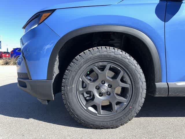 Used 2025 Honda Pilot TrailSport image 6