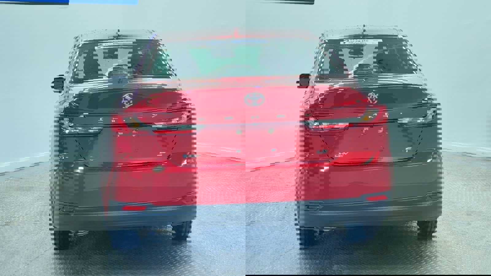 Used 2025 Toyota Camry LE image 7