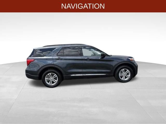 Used 2022 Ford Explorer XLT w/ Equipment Group 202A AWD/4WD image 8