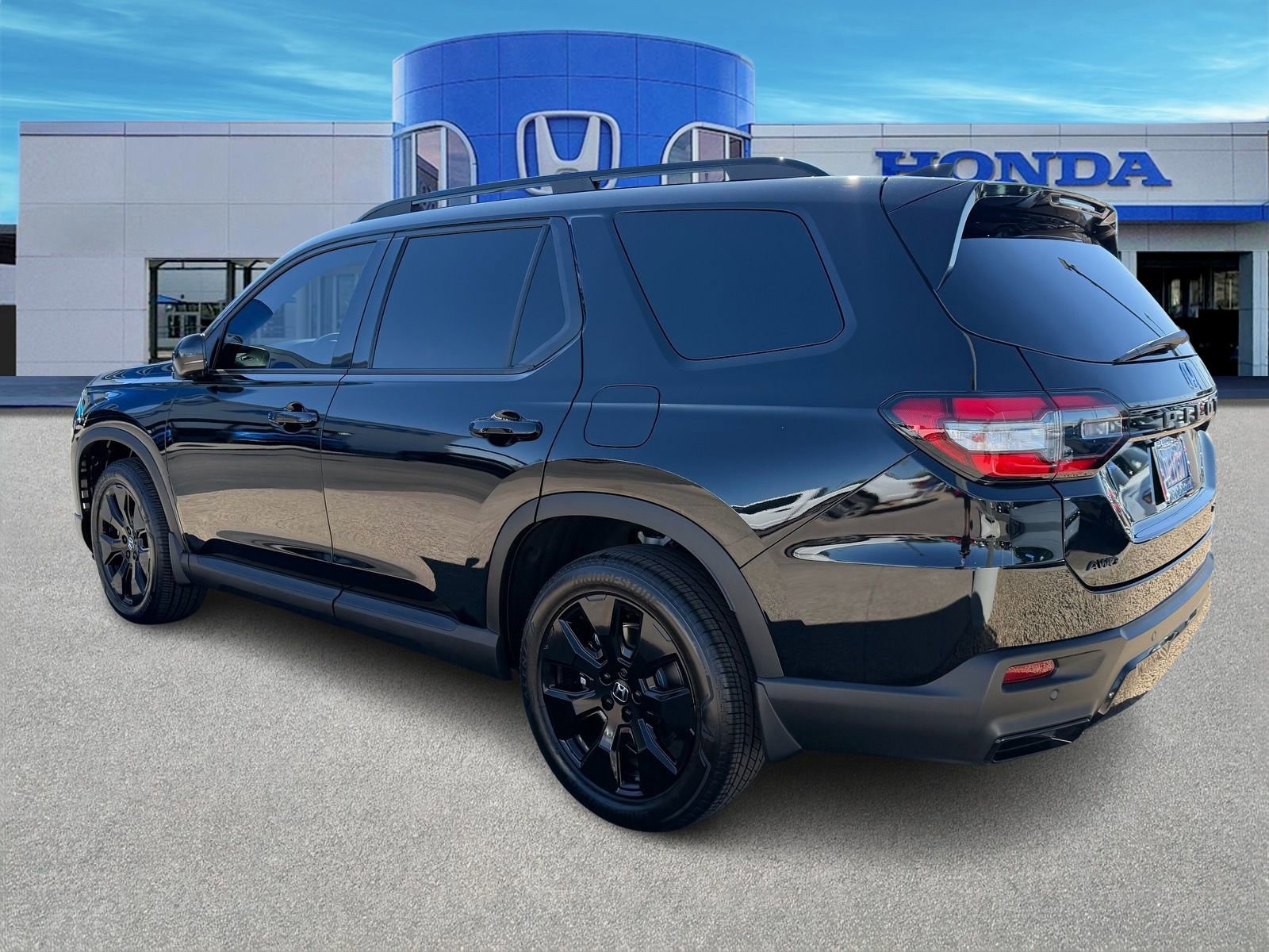 New 2026 Honda Pilot Black Edition image 4