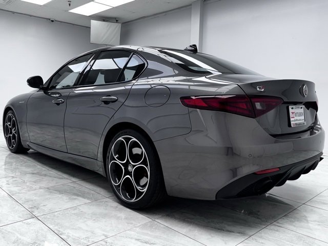 Used 2023 Alfa Romeo Giulia Veloce image 5