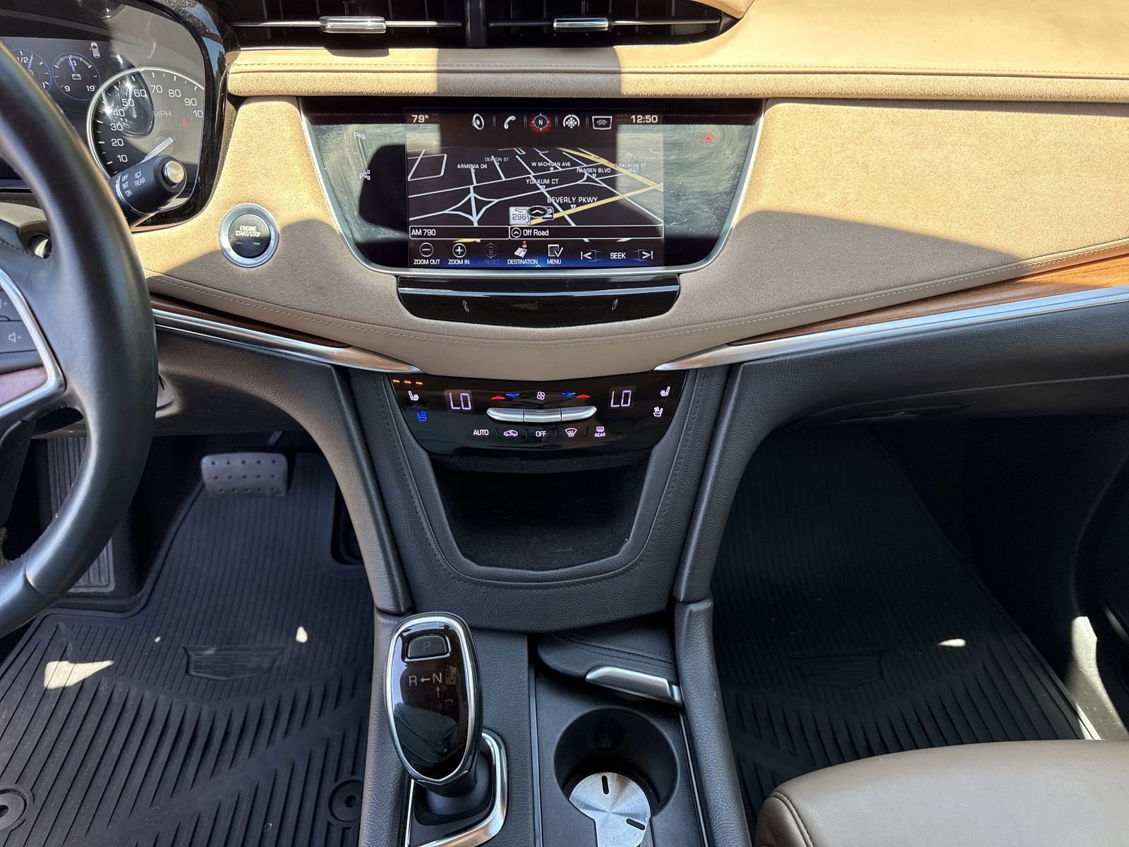 Used 2017 Cadillac XT5 Platinum w/ Driver Assist Package AWD/4WD image 37