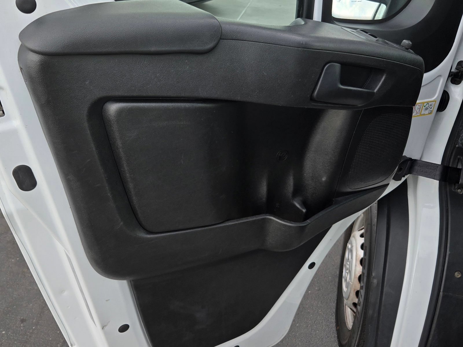 Used 2025 RAM ProMaster 2500 w/ Convenience Group FWD image 8