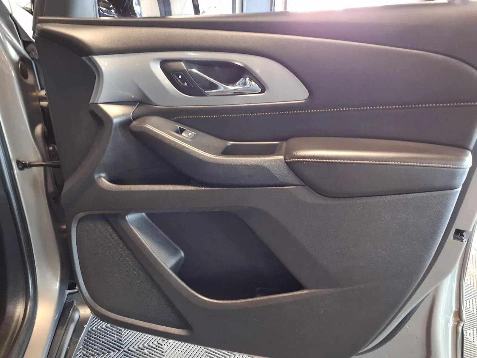 Used 2018 Chevrolet Traverse LT AWD/4WD image 14