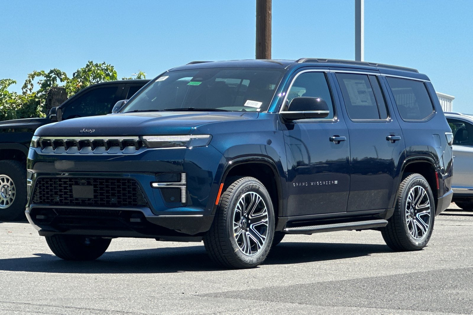 New 2026 Jeep Grand Wagoneer 4WD image 8