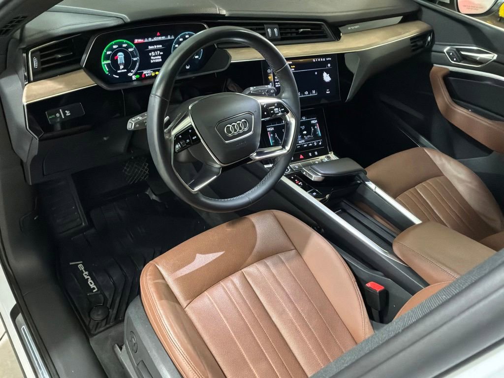 Used 2024 Audi Q8 e-tron Premium Plus w/ Premium Plus Package AWD/4WD image 18