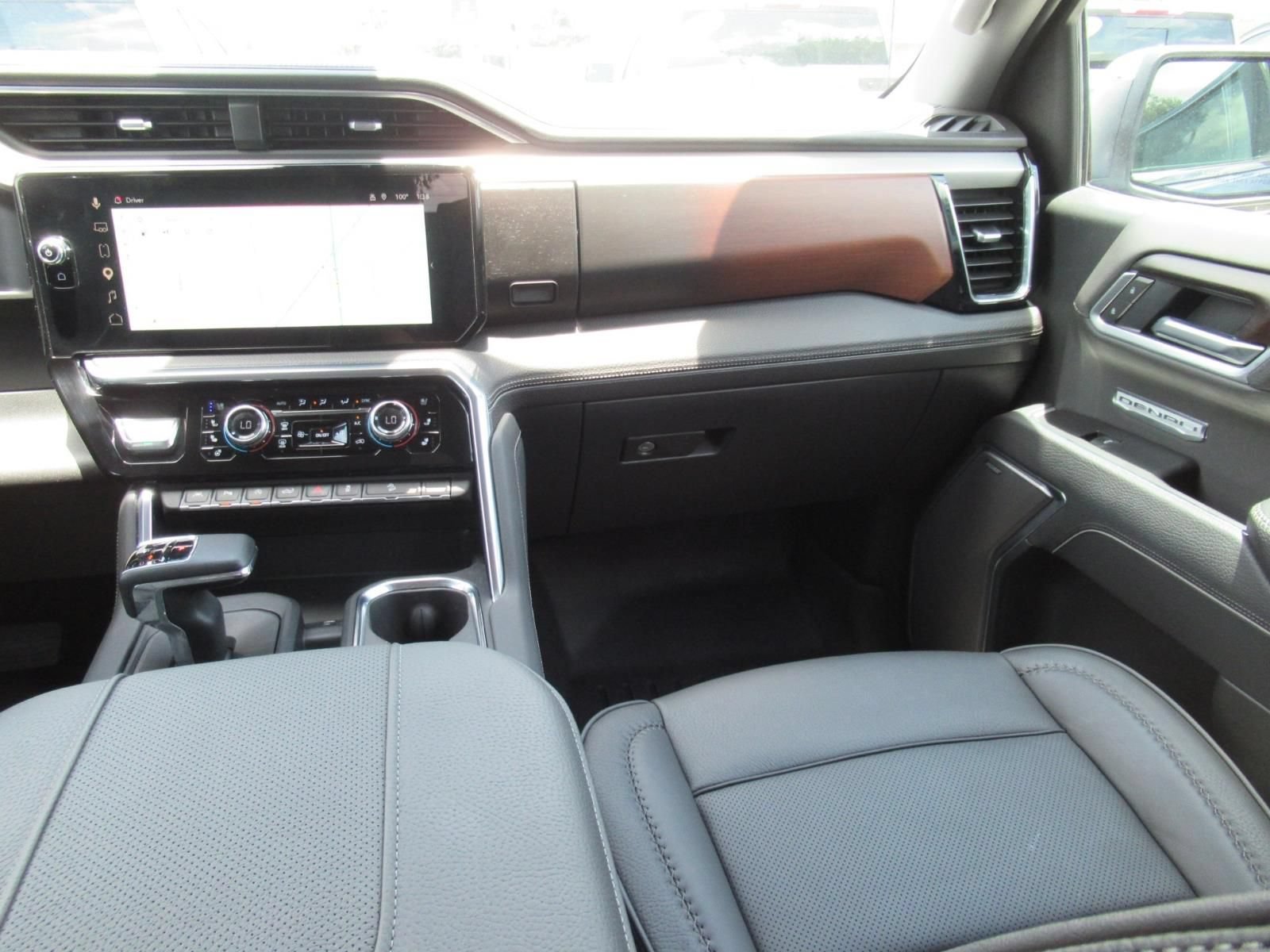 Used 2026 GMC Sierra 1500 Denali AWD/4WD image 14