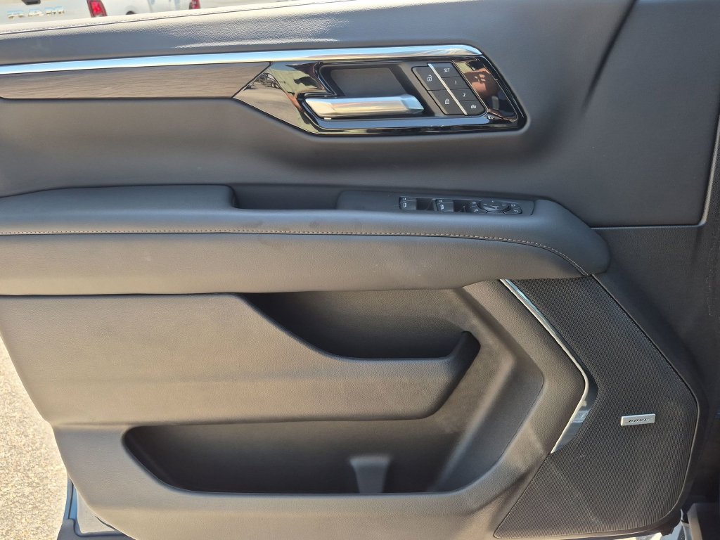 Used 2026 Chevrolet Tahoe LT w/ Comfort Package RWD image 36
