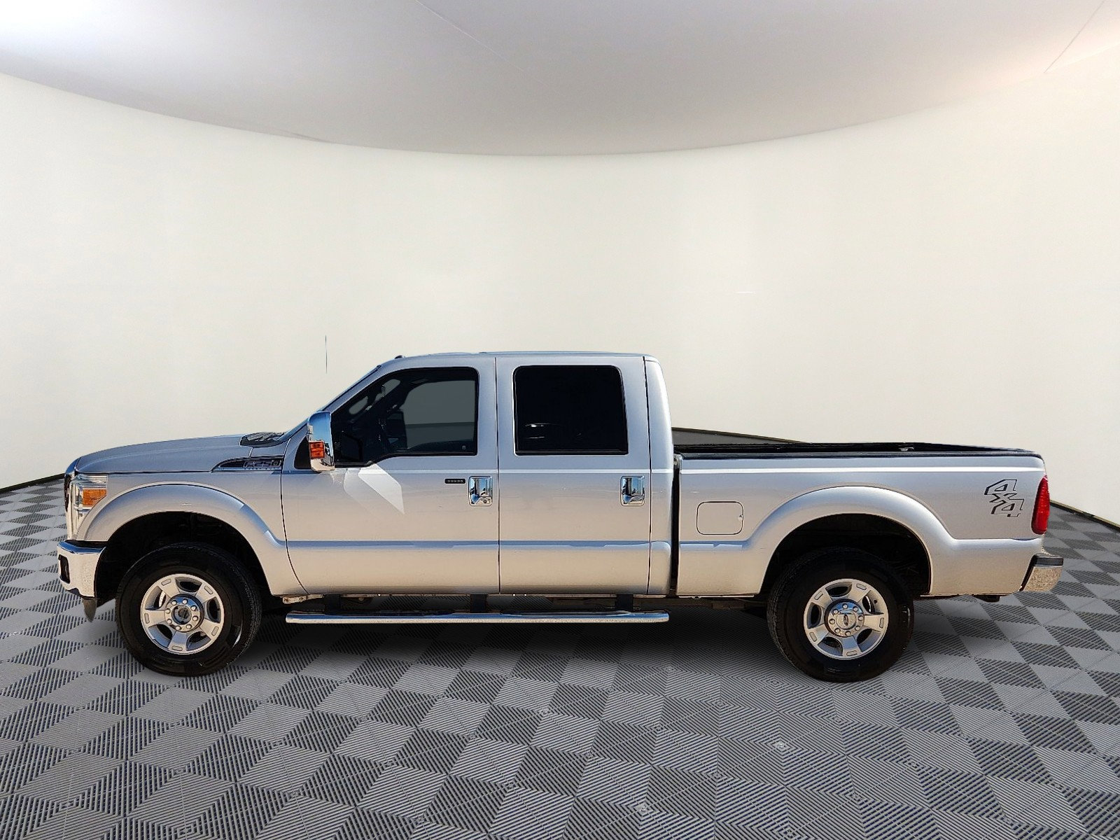 Used 2016 Ford F250 XLT w/ XLT Value Package image 2