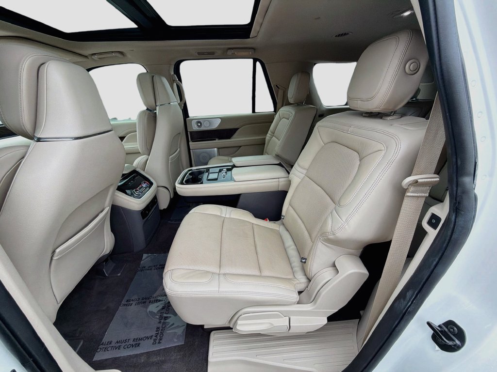 Used 2020 Lincoln Navigator L Reserve w/ Luxury Package AWD/4WD image 23