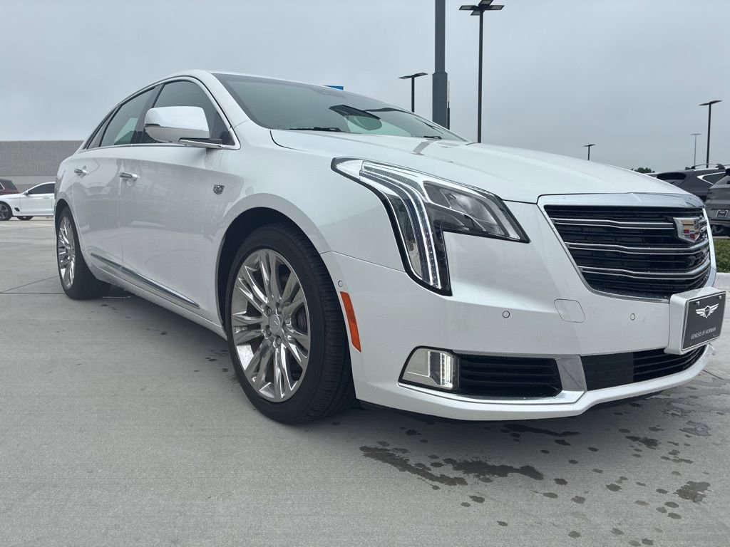Used 2018 Cadillac XTS Luxury w/ Driver Awareness Package FWD image 3