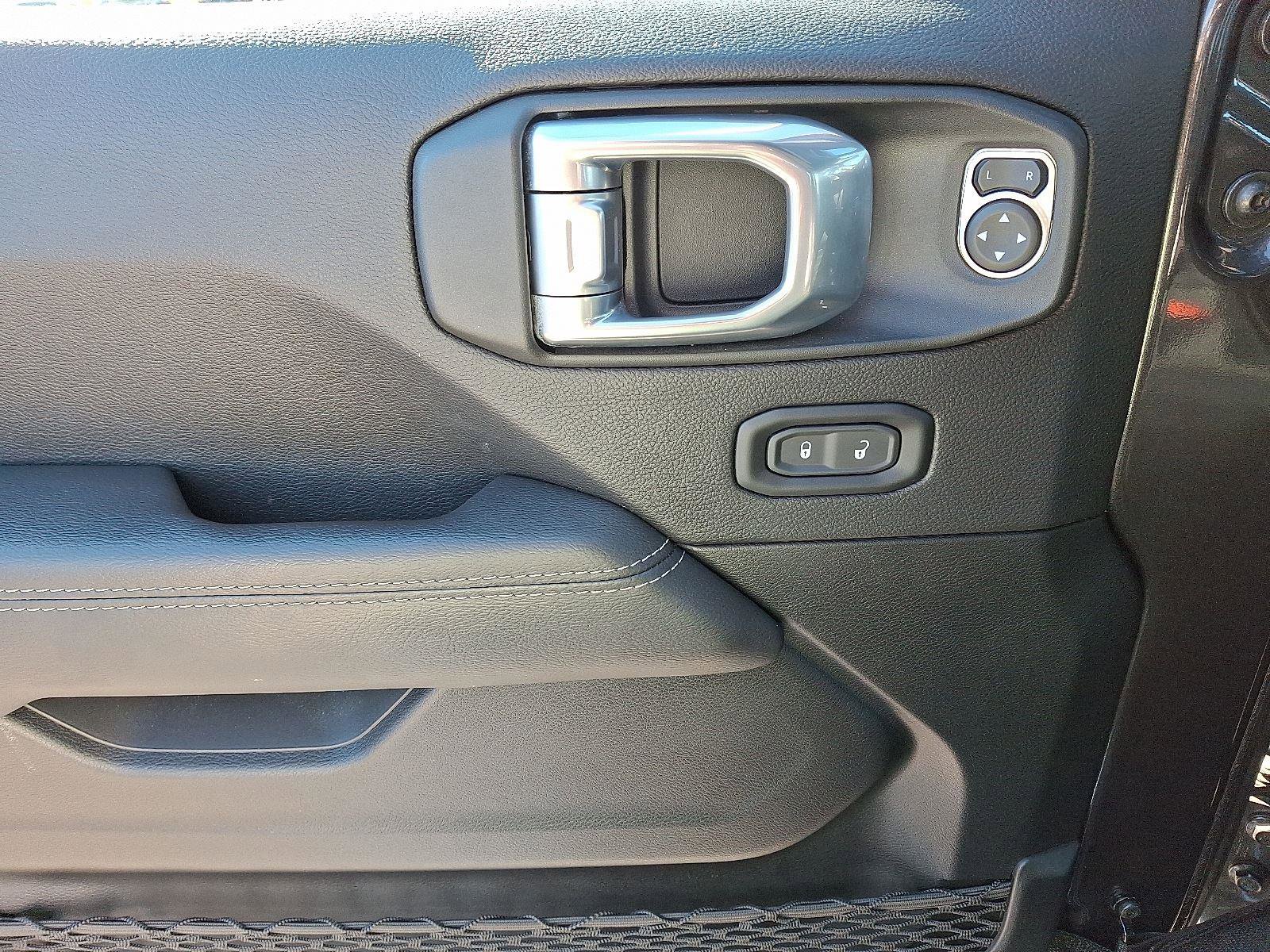 Used 2022 Jeep Wrangler Unlimited Sahara w/ Cold Weather Group image 15