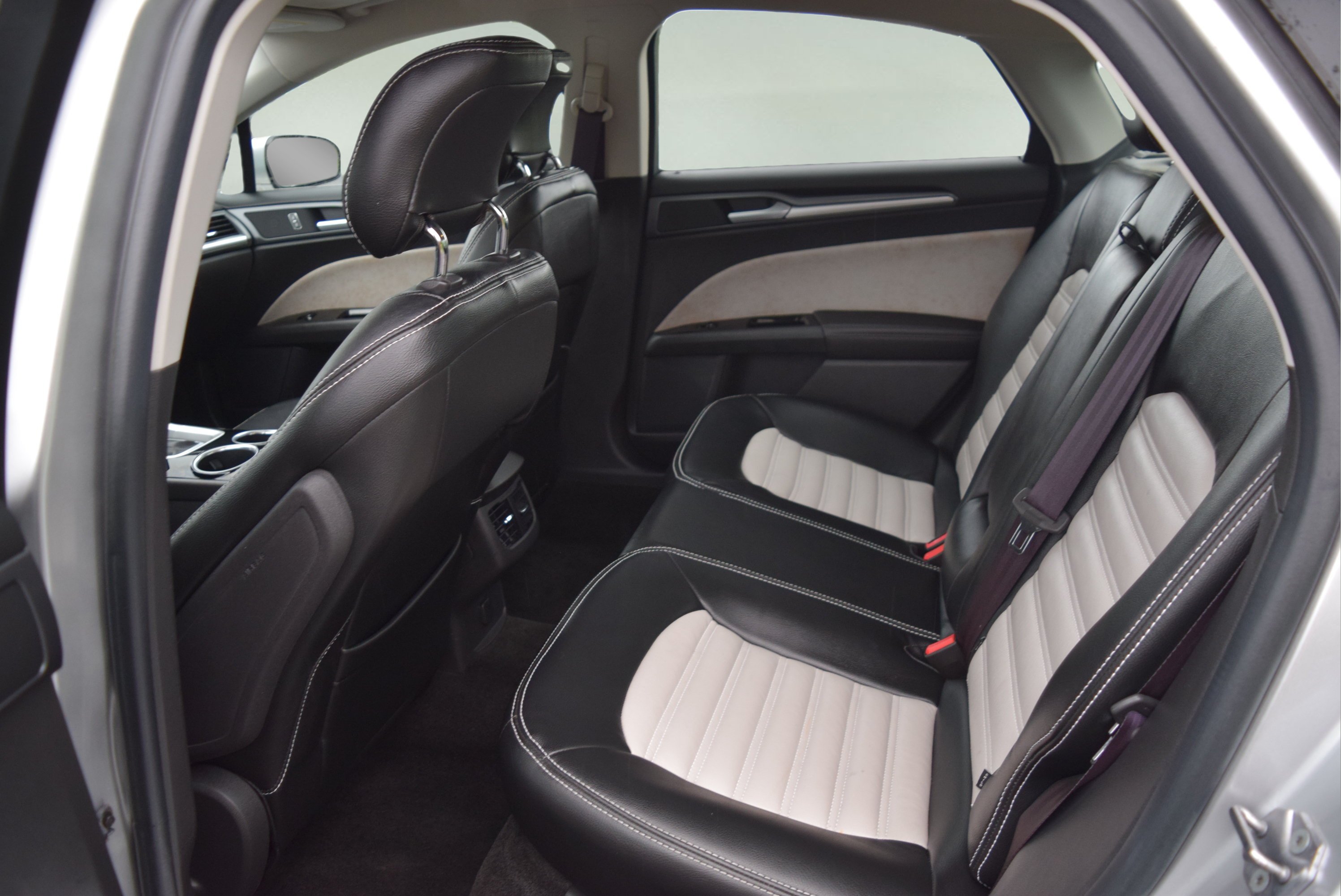 Used 2013 Ford Fusion SE FWD image 7