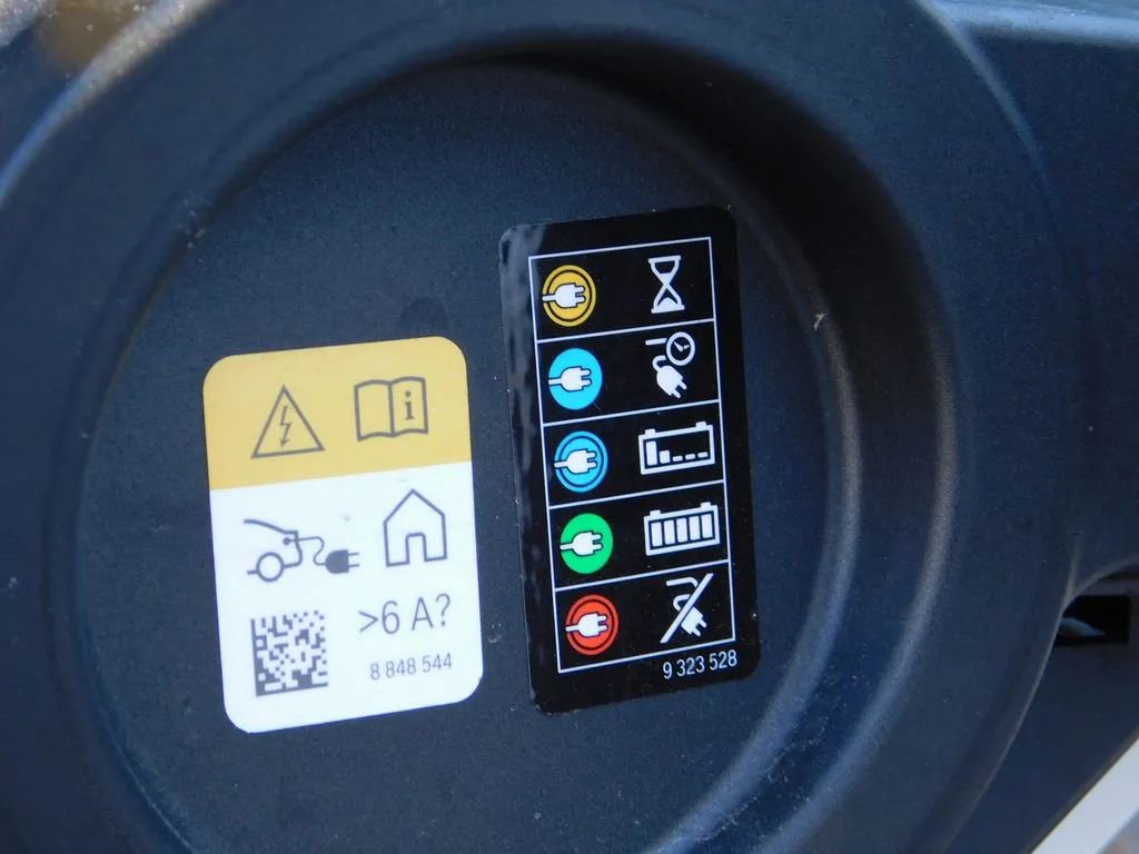 Used 2022 BMW X5 xDrive45e w/ Climate Comfort Package image 15