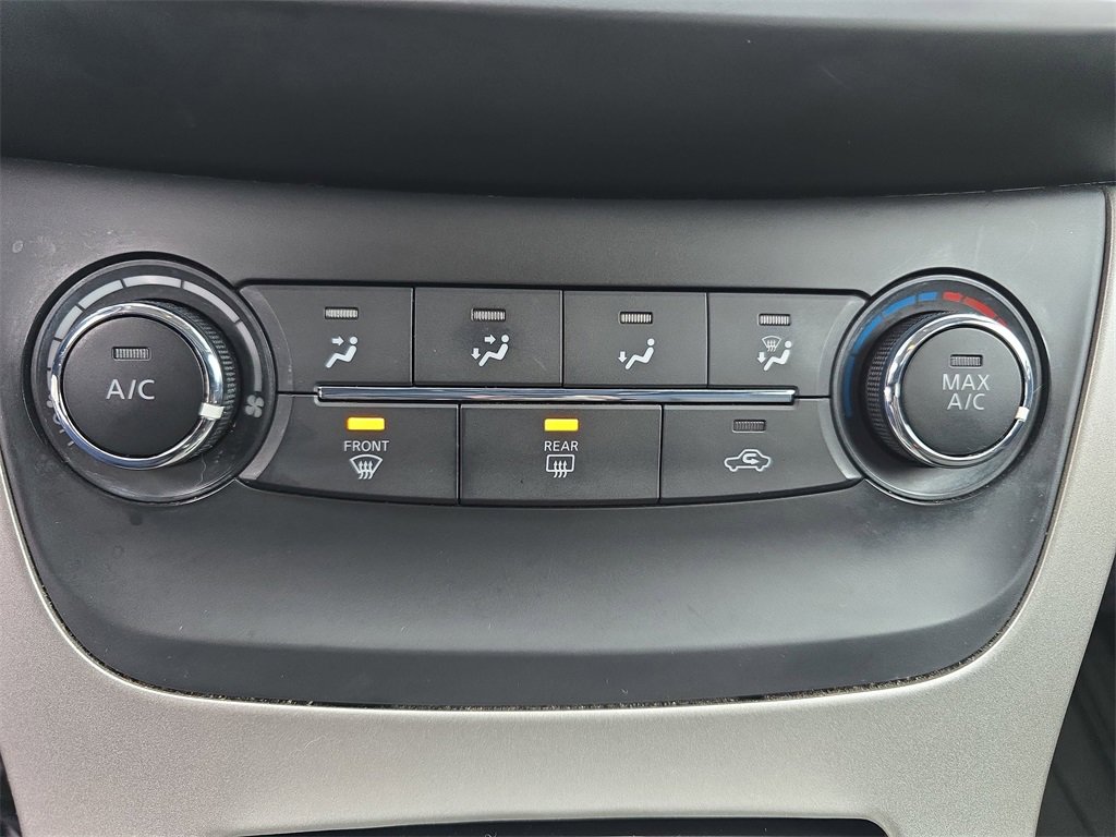 Used 2015 Nissan Sentra S image 21