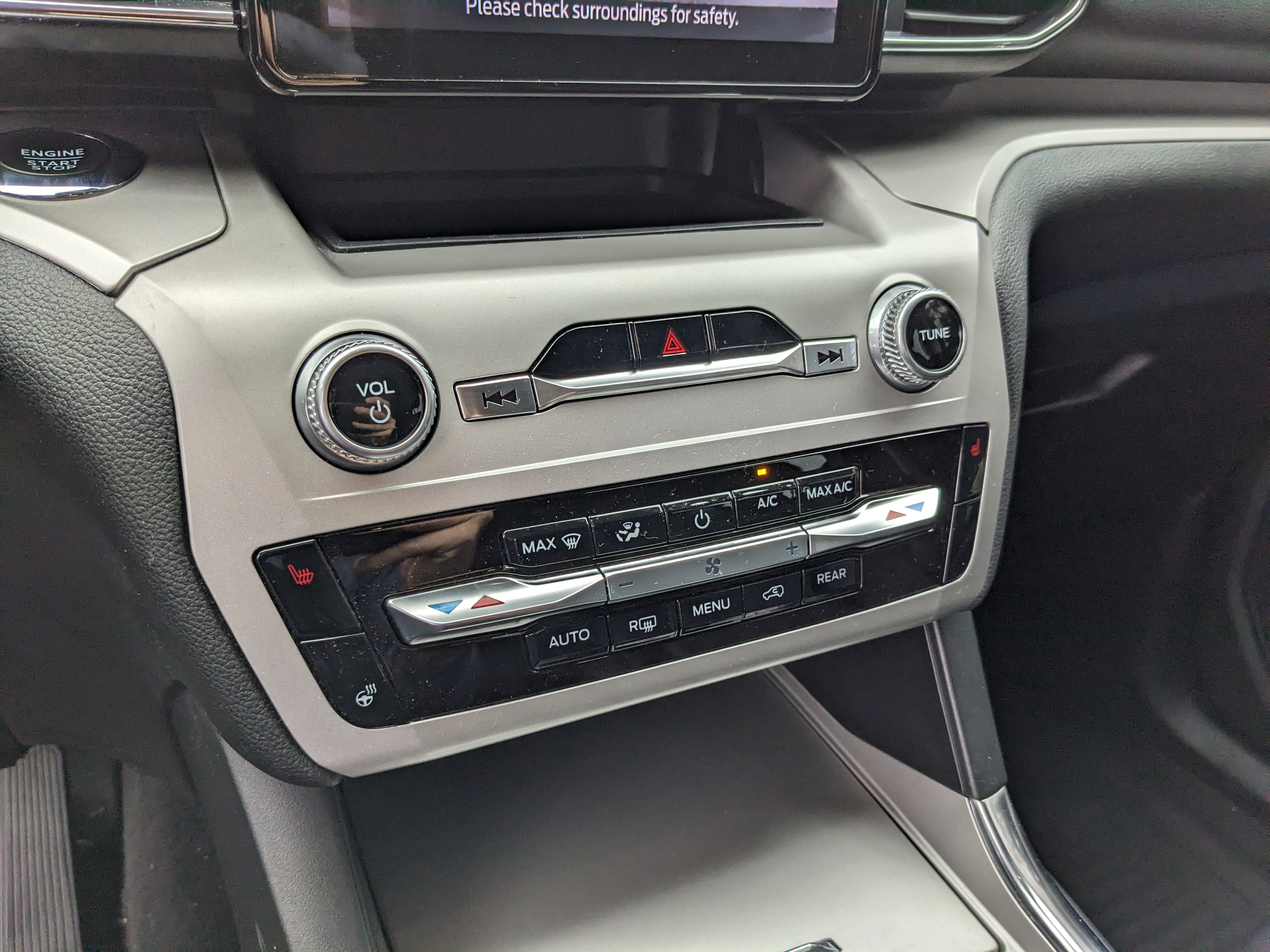 Certified 2022 Ford Explorer XLT w/ Equipment Group 202A image 25