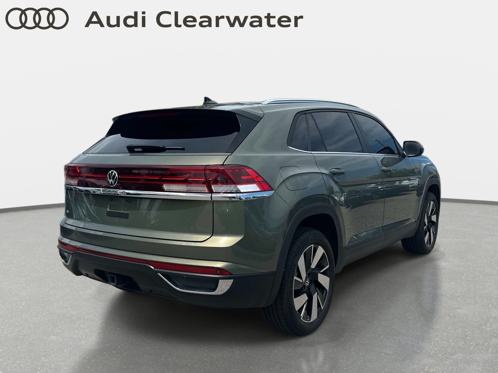 Used 2025 Volkswagen Atlas Cross Sport SE FWD image 3
