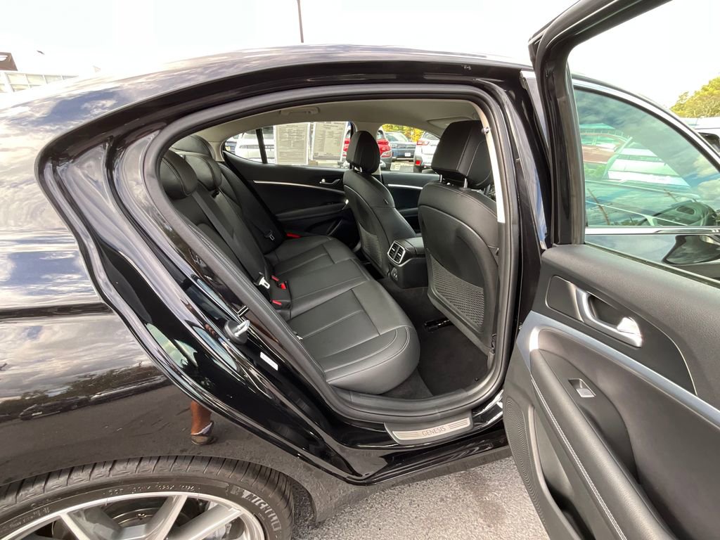 Used 2025 Genesis G70 2.5T image 38