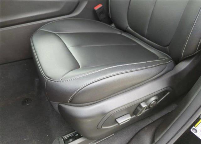 New 2025 Jeep Grand Cherokee L Limited w/ Black Appearance Package image 4