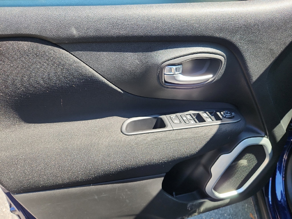 Used 2019 Jeep Renegade Sport w/ Sport Appearance Group AWD/4WD image 12