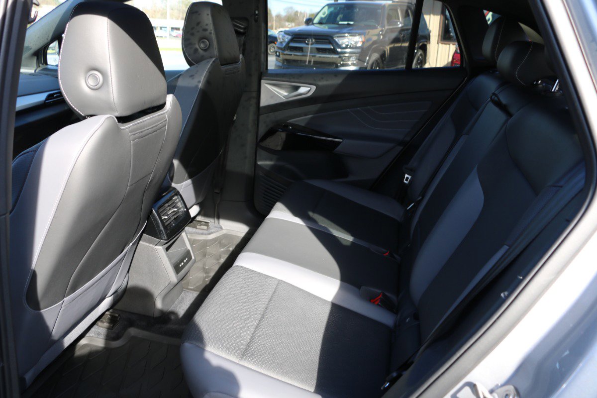 Used 2024 Volkswagen ID.4 Pro S image 26