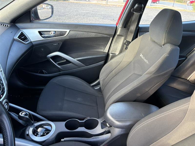 Used 2017 Hyundai Veloster Value Edition image 8