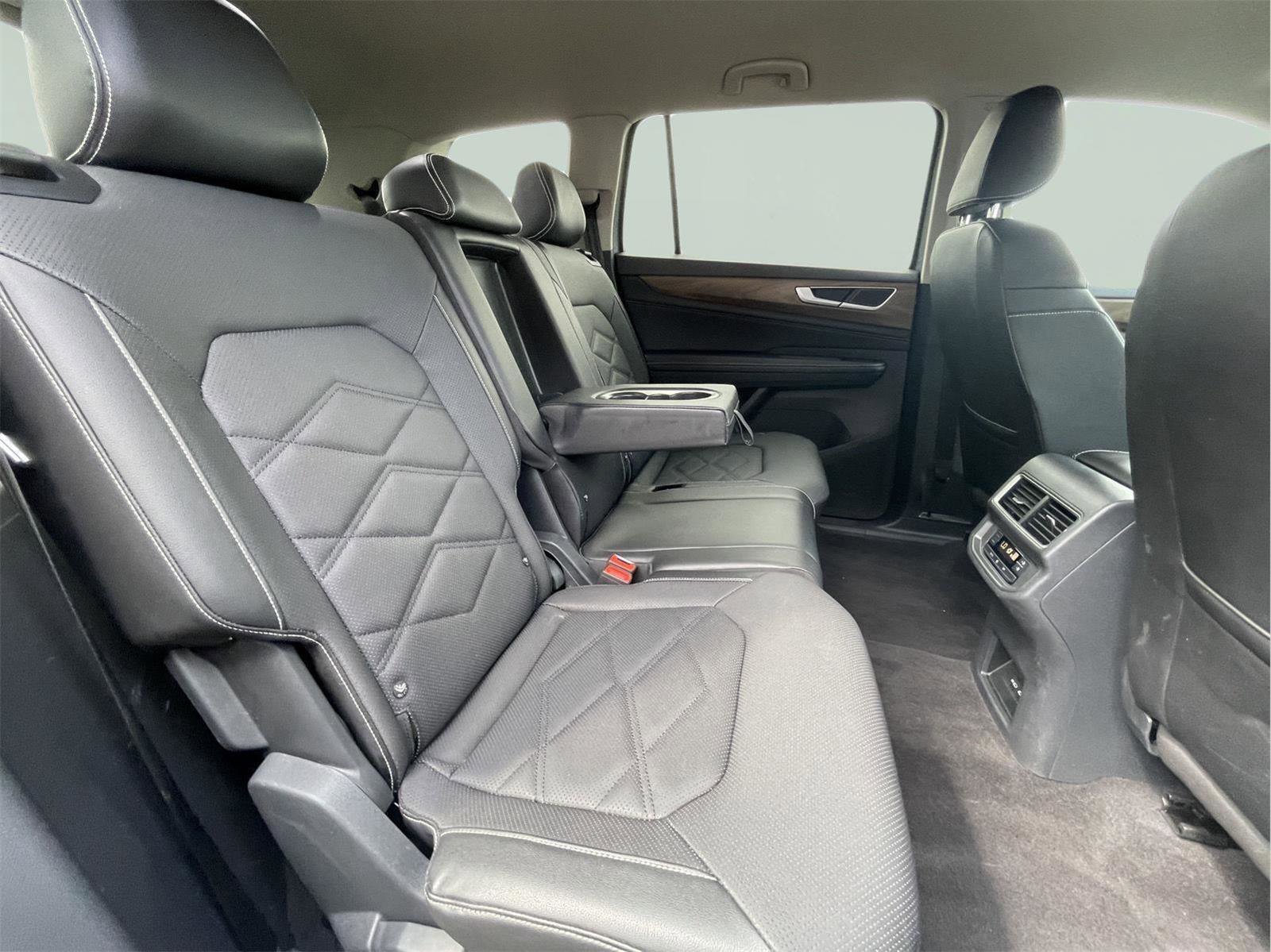 Used 2024 Volkswagen Atlas SE image 20