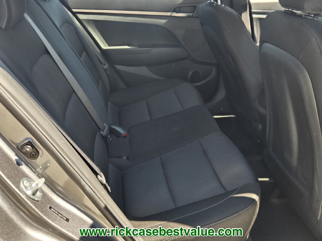 Used 2018 Hyundai Elantra SE w/ SE Connectivity Package 04 FWD image 15