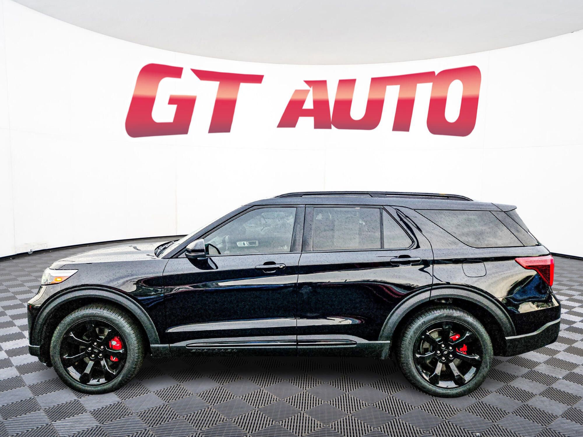 Used 2024 Ford Explorer ST w/ Equipment Group 401A image 4