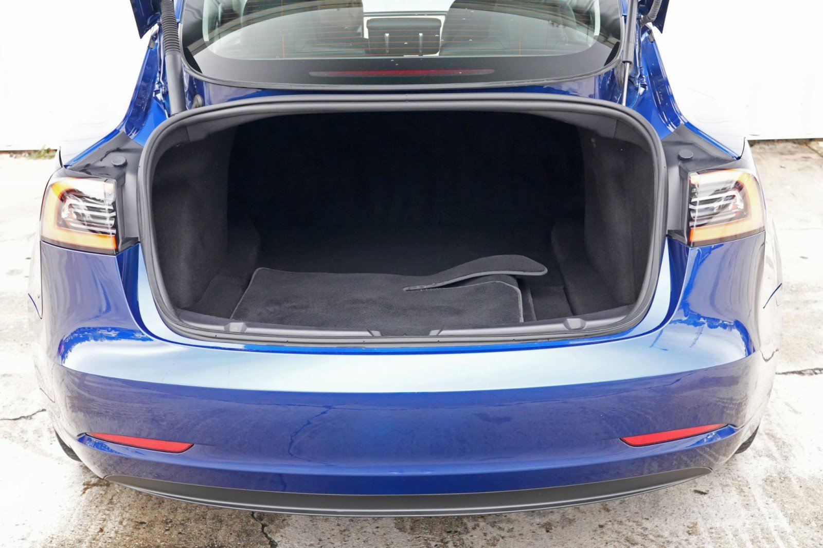 Used 2023 Tesla Model 3 Performance image 10