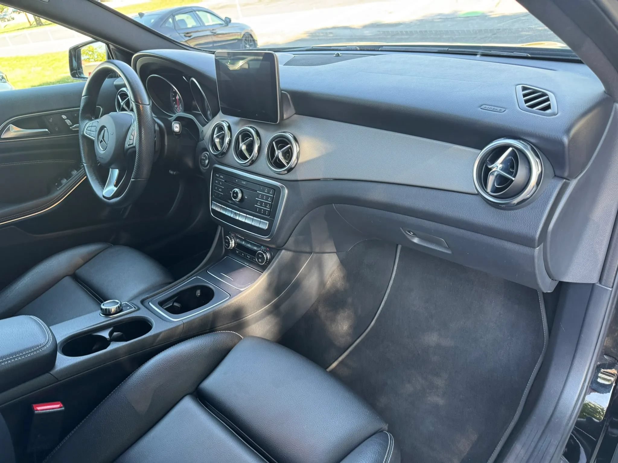 Used 2019 Mercedes-Benz GLA 250 4MATIC image 24