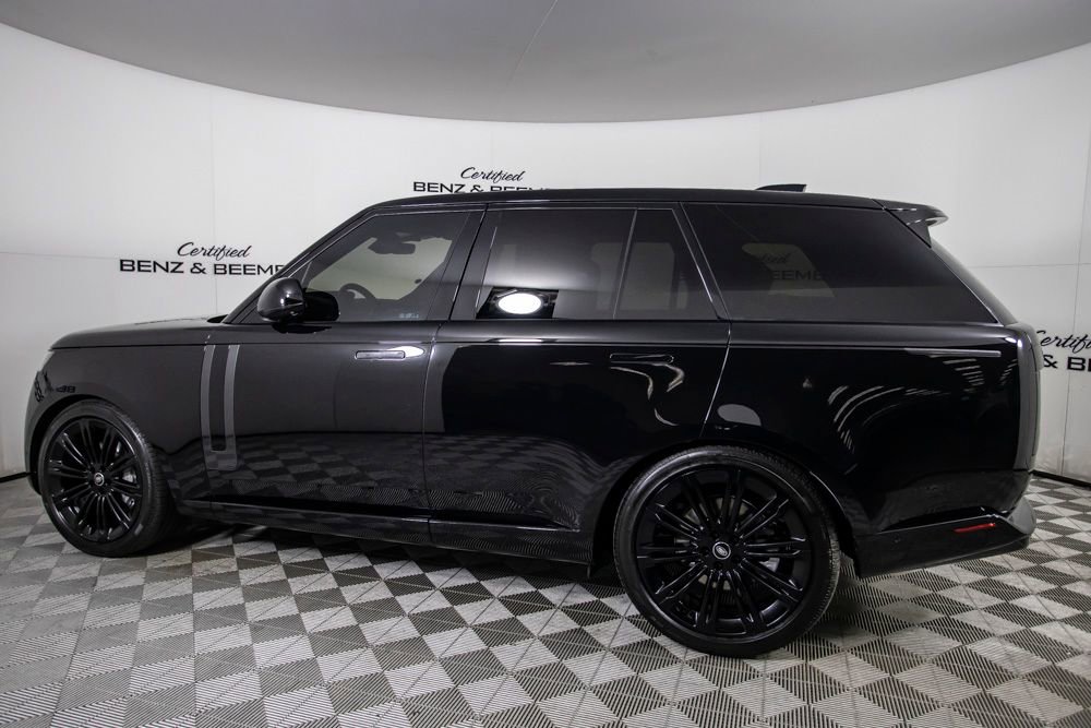 Used 2025 Land Rover Range Rover SE image 13
