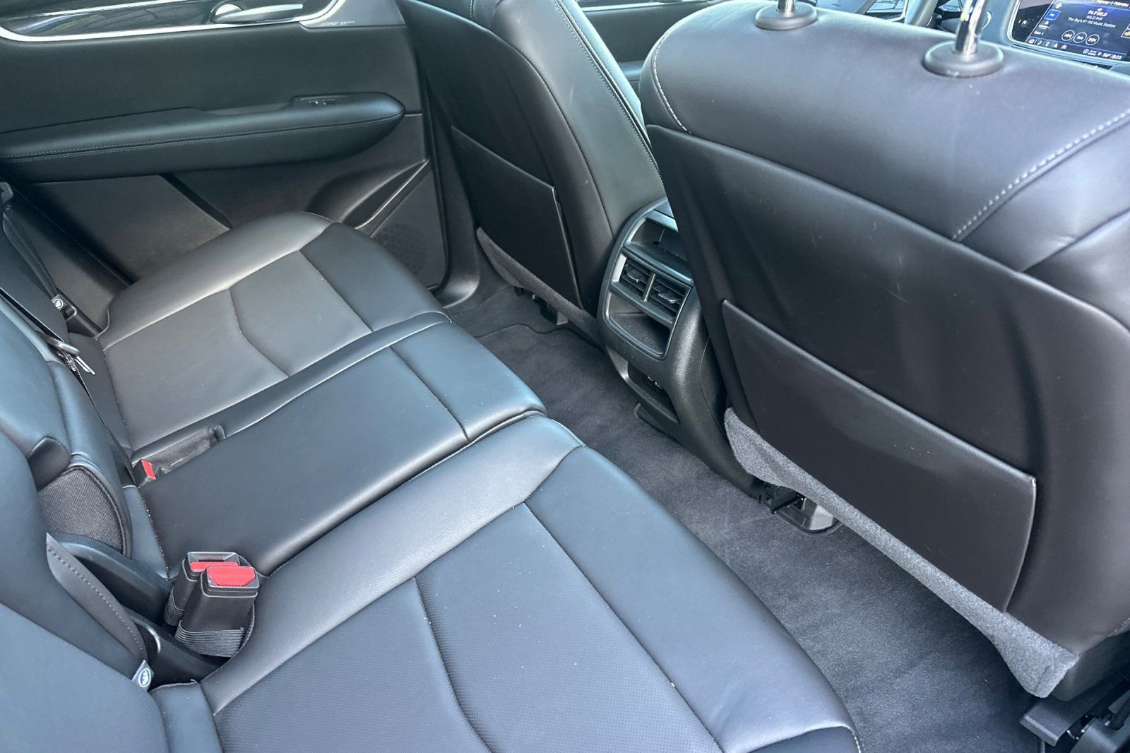 Certified 2024 Cadillac XT5 Premium Luxury FWD image 18