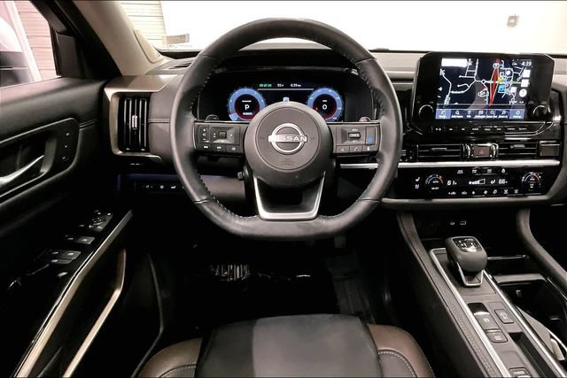 Used 2025 Nissan Pathfinder Platinum w/ Cargo Package FWD image 6