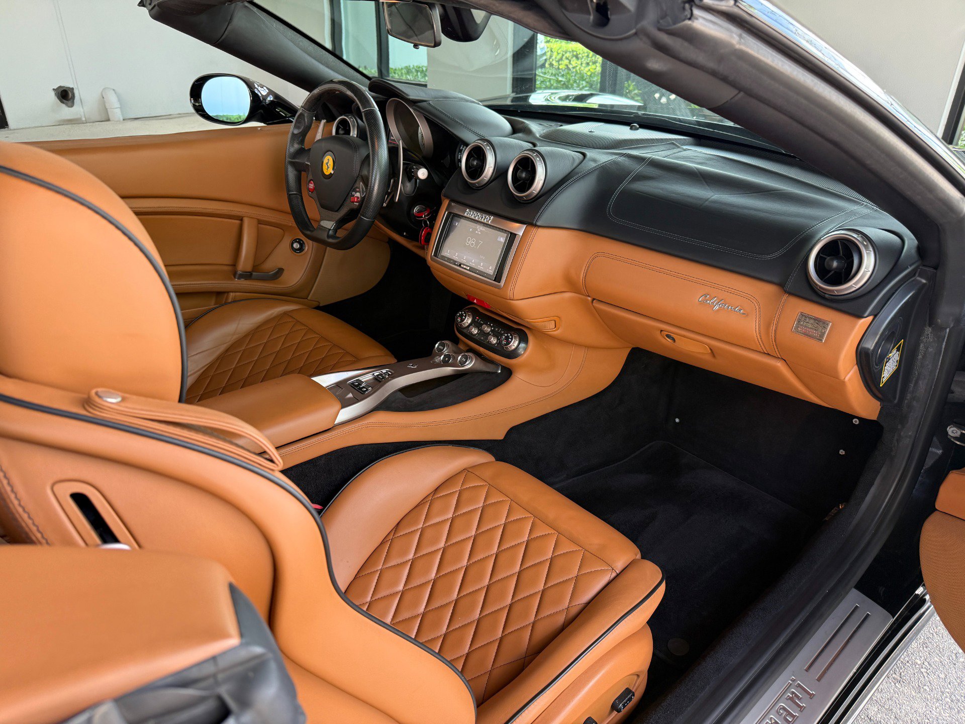 Used 2012 Ferrari California image 32