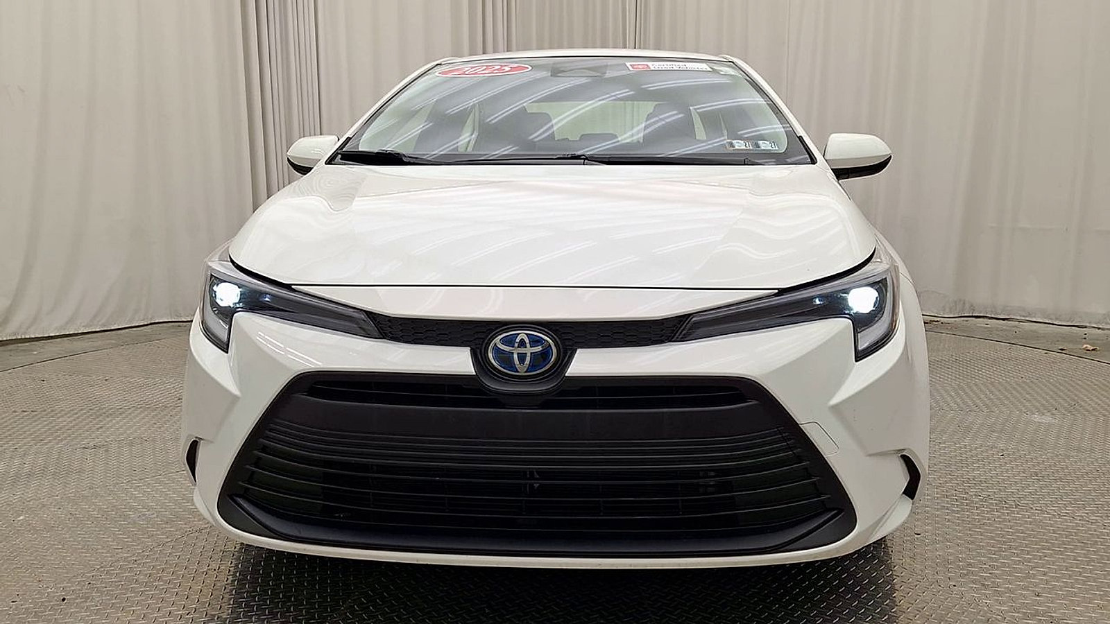 Certified 2025 Toyota Corolla LE FWD image 10