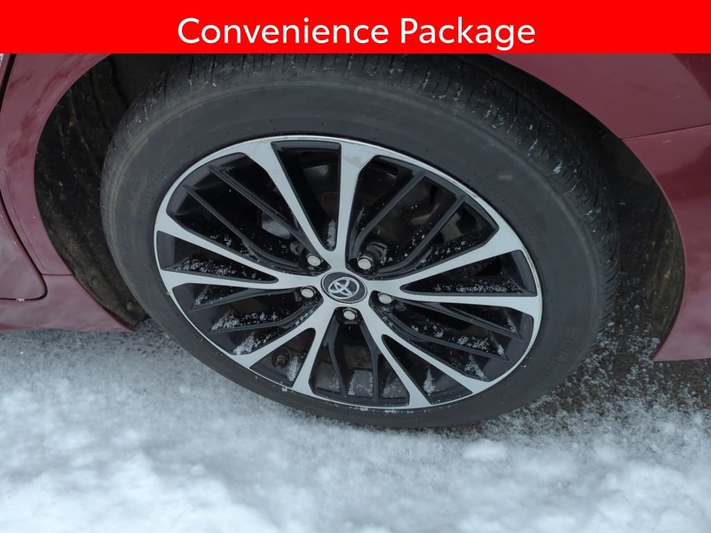 Used 2018 Toyota Camry SE w/ Moonroof Package image 5