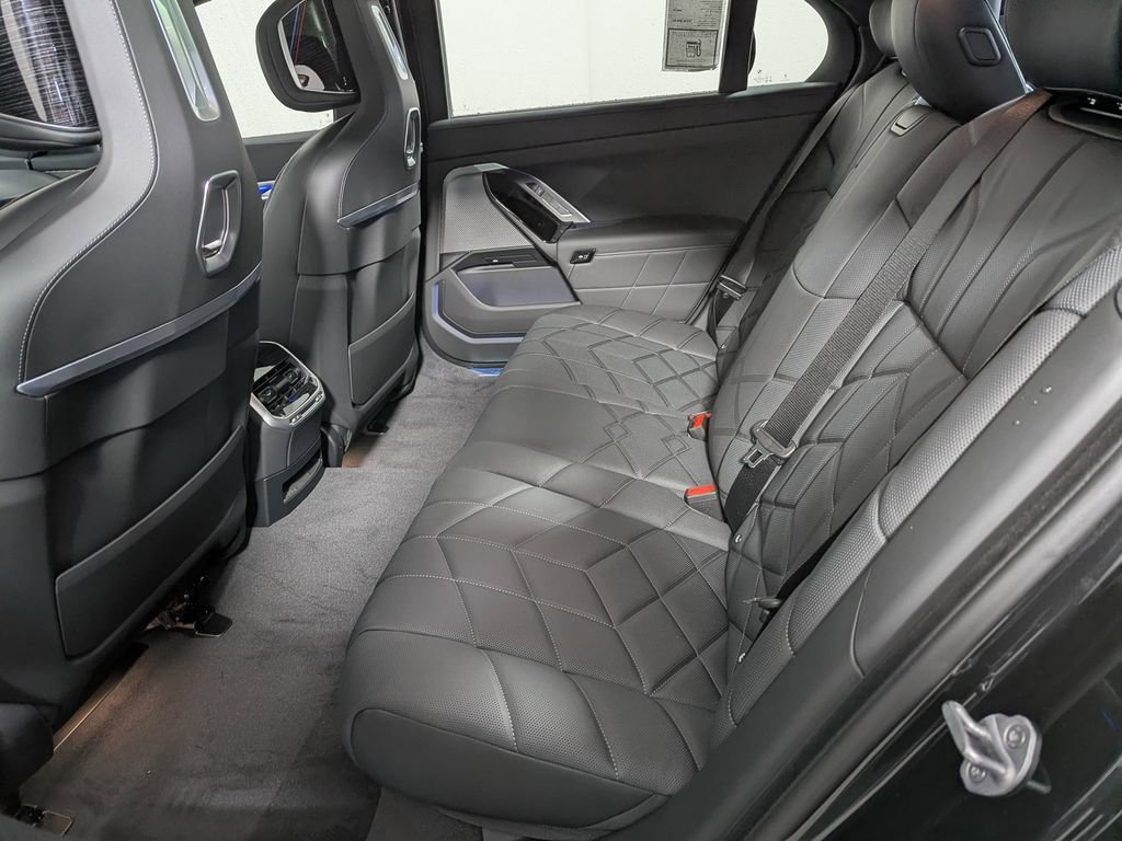 New 2026 BMW i7 xDrive60 image 39