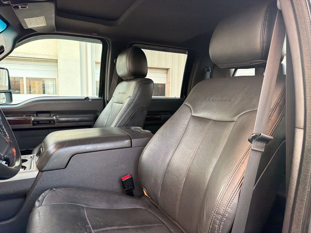 Used 2016 Ford F450 Platinum w/ FX4 Off Road Package AWD/4WD image 32