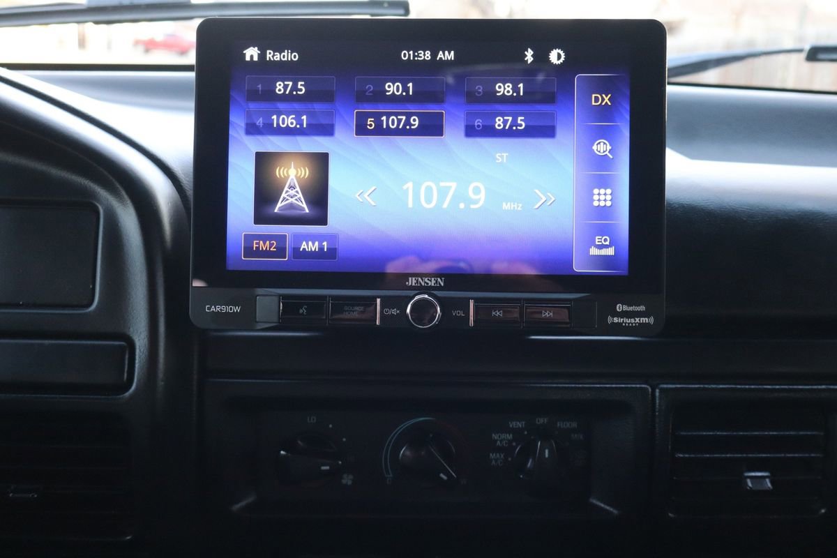 Used 1993 Ford Bronco XLT image 30