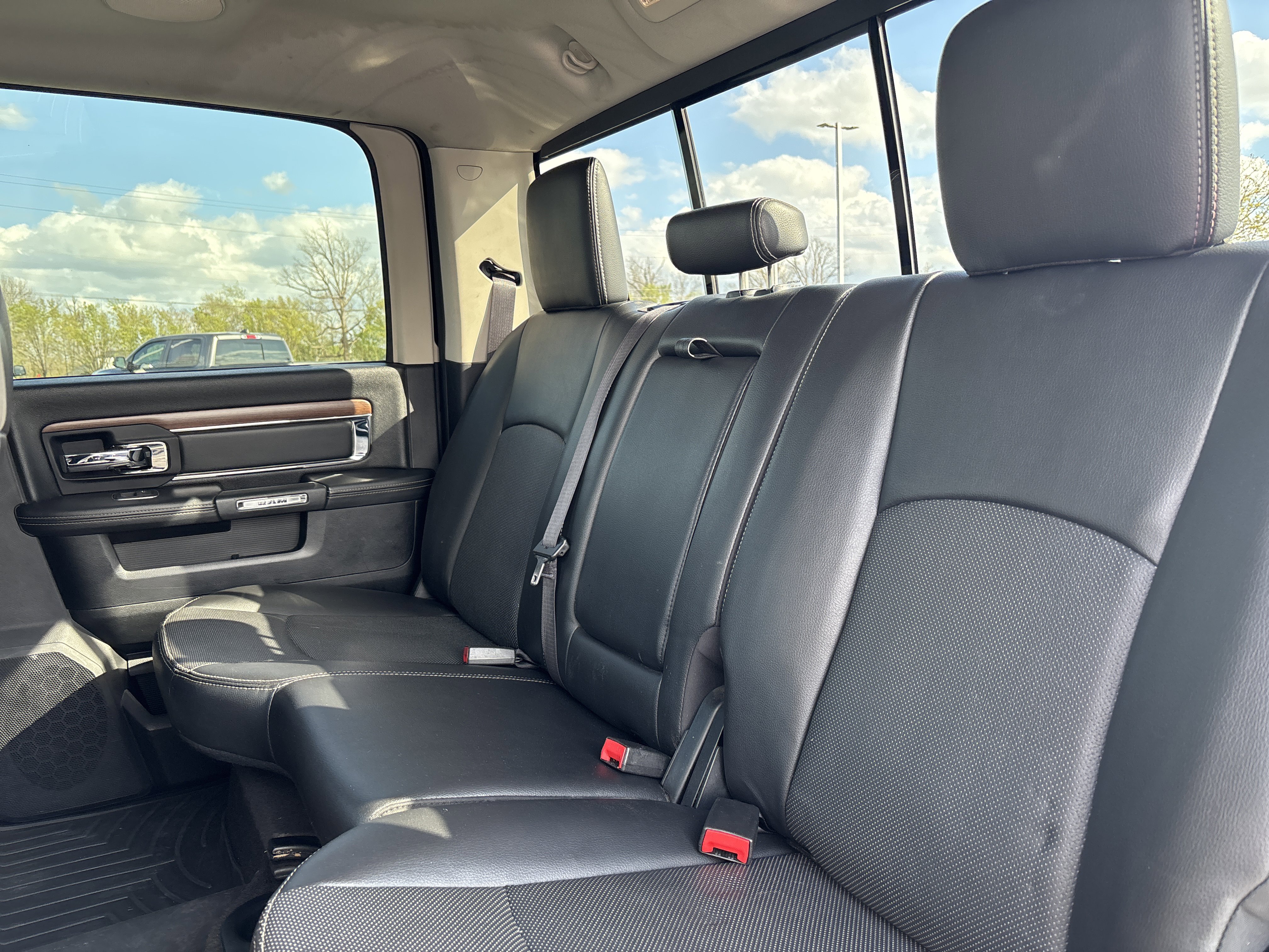 Used 2015 RAM 2500 Laramie image 17