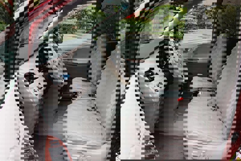 Used 2011 Toyota Sienna XLE w/ Entertainment Pkg image 5