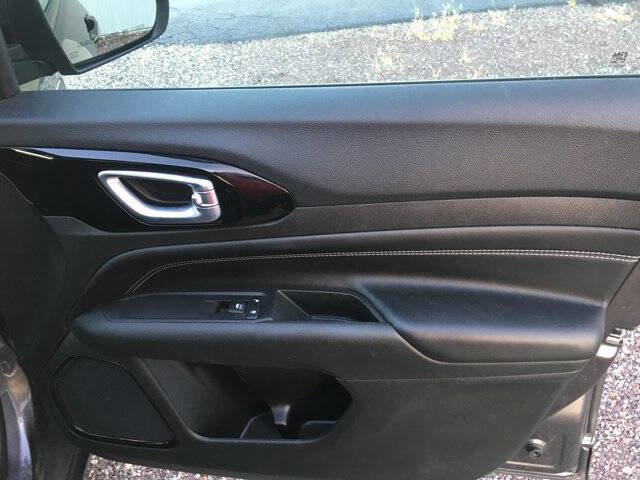 Used 2022 Jeep Compass Latitude image 21