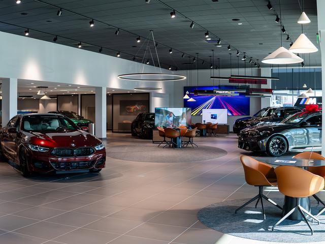 Used 2023 BMW M550i xDrive w/ Dynamic Handling Package image 44