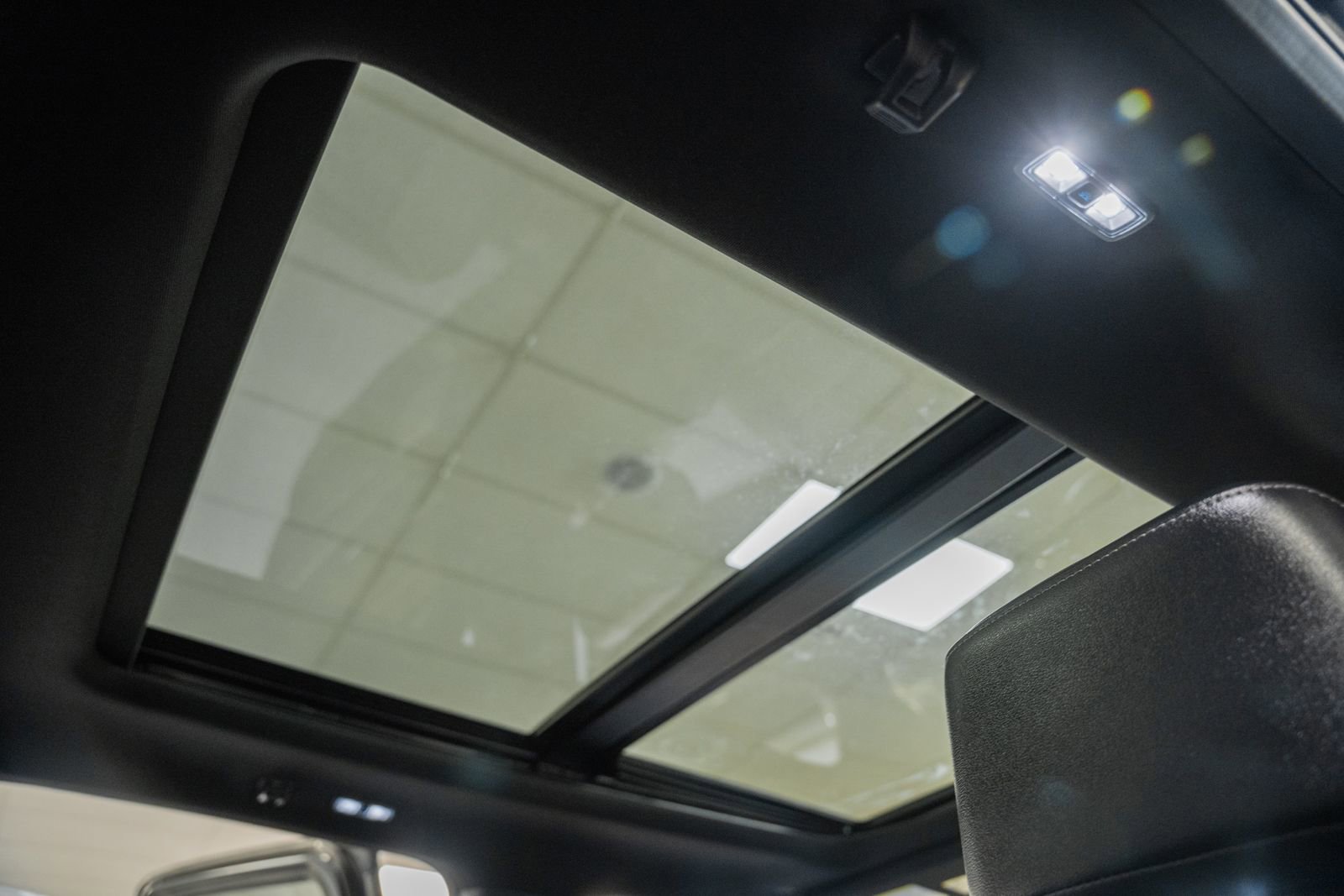 Certified 2023 Ford F150 Lariat w/ Equipment Group 502A High image 44